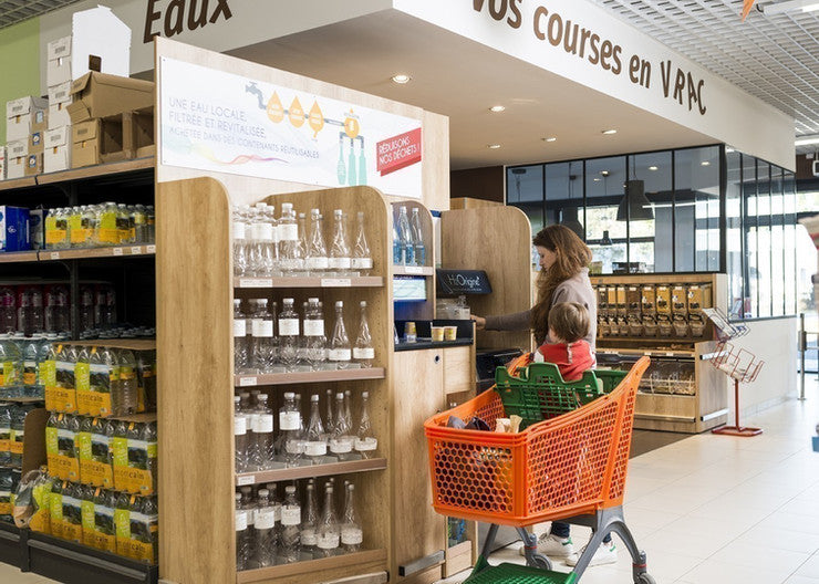 De l’eau en vrac dans les supermarchés pour en finir avec les bouteilles plastiques ?