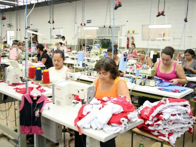 Vêtements basiques fabriqués au Portugal