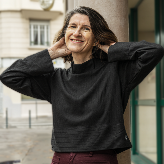 Le pull fin oversize en laine et coton bio noir 2 - Coton vert