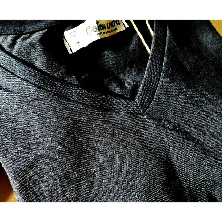 VM ♻ T-shirt Femme col V noir en coton BIO (vêtements moches)